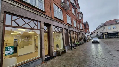 Butik, klinik, salon - med bedste beliggenhed - i alt 88 kvm