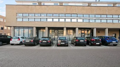 Lyst og velbeliggende butikslokale på Høje Taastrup Boulevard